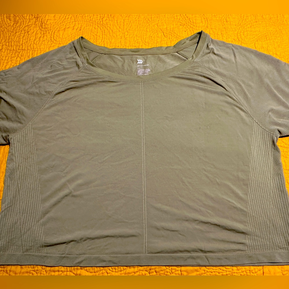 Target all in motion crop athethic green top XXL